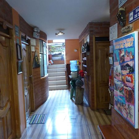 Hostal La Casa Amarilla City 바뇨스 외부 사진