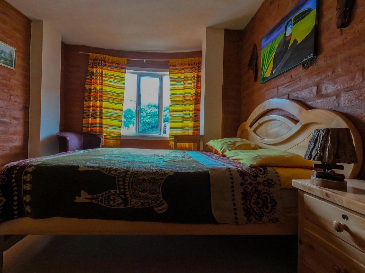 Hostal La Casa Amarilla City 바뇨스 외부 사진