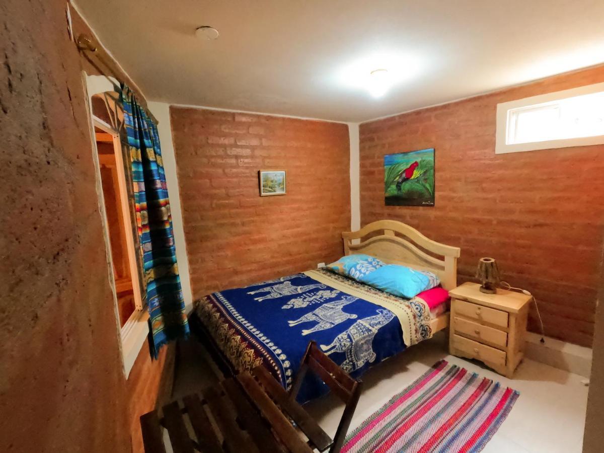 Hostal La Casa Amarilla City 바뇨스 외부 사진