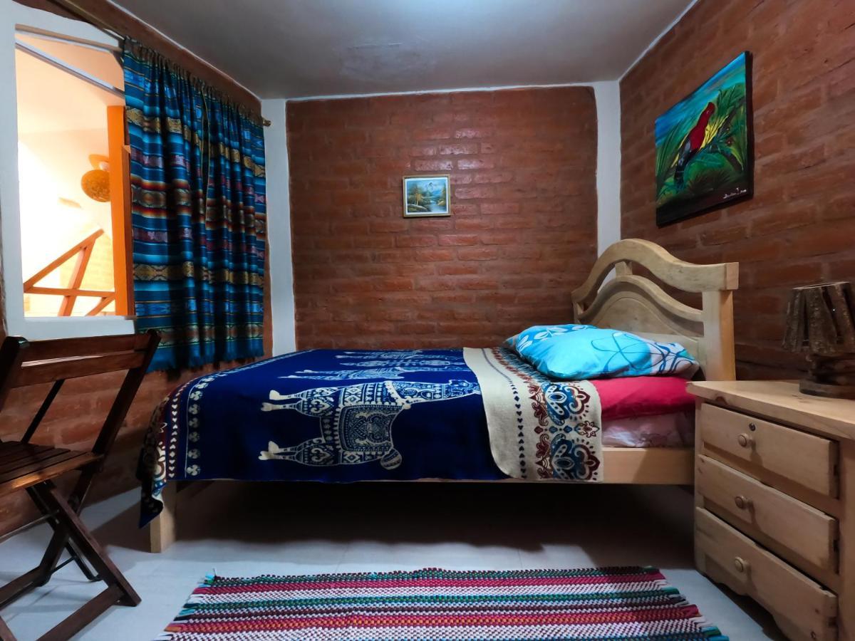 Hostal La Casa Amarilla City 바뇨스 외부 사진