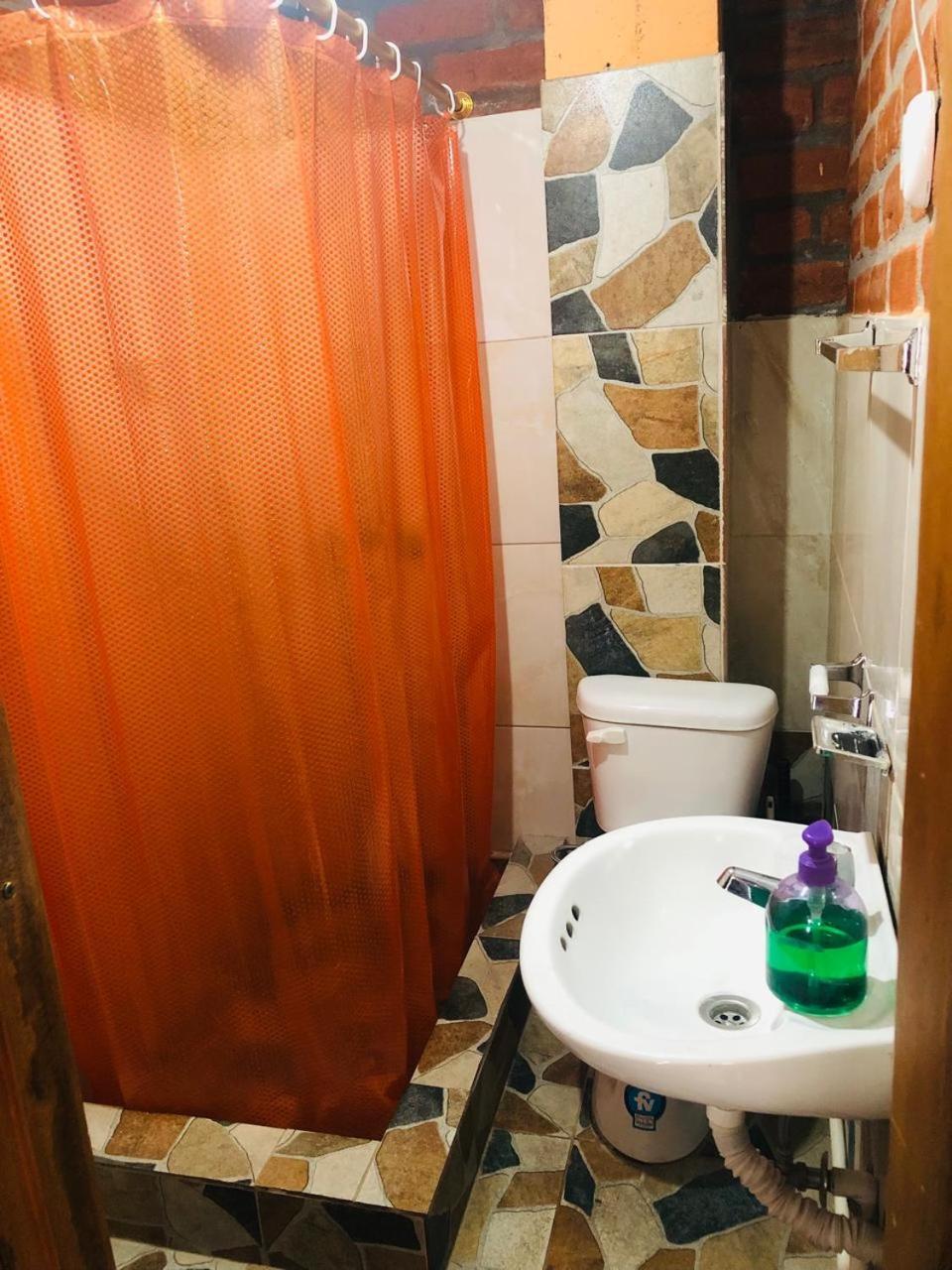 Hostal La Casa Amarilla City 바뇨스 외부 사진