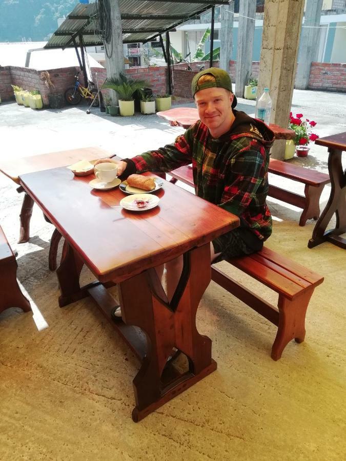 Hostal La Casa Amarilla City 바뇨스 외부 사진