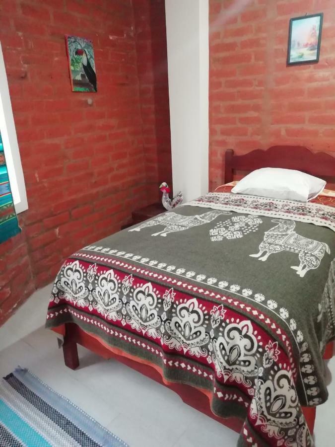 Hostal La Casa Amarilla City 바뇨스 외부 사진