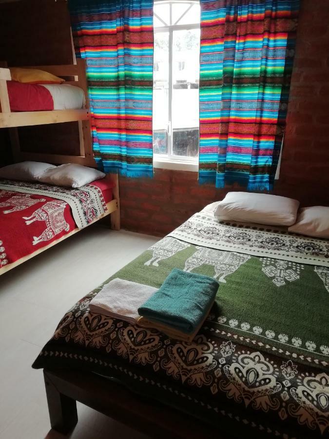 Hostal La Casa Amarilla City 바뇨스 외부 사진